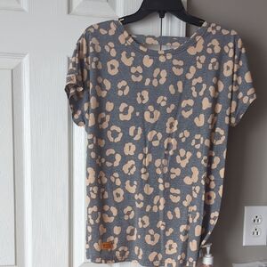 Simply Southern Gray and Cream Leopard Print Top